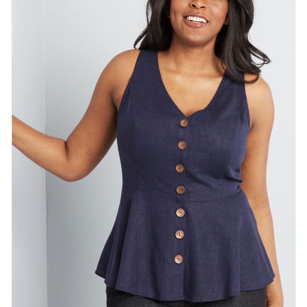 Super cute button-up, linen blend top.